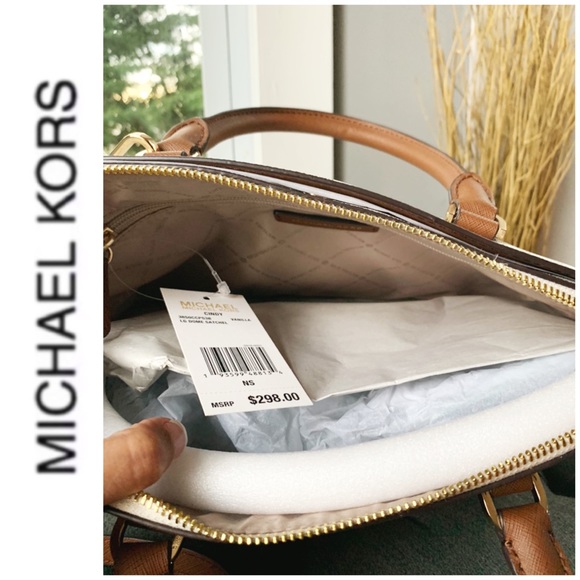 NWT authentic MK large monogram Cindy Dome vanilla - Picture 4 of 6